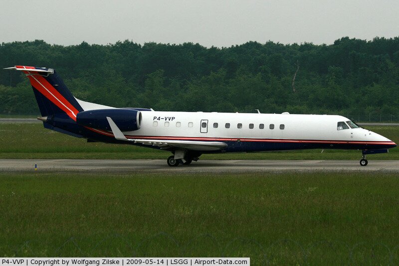 Президентский VIP-лайнер Embraer EMB-135BJ, регистрационный номер "P4-VVP"
