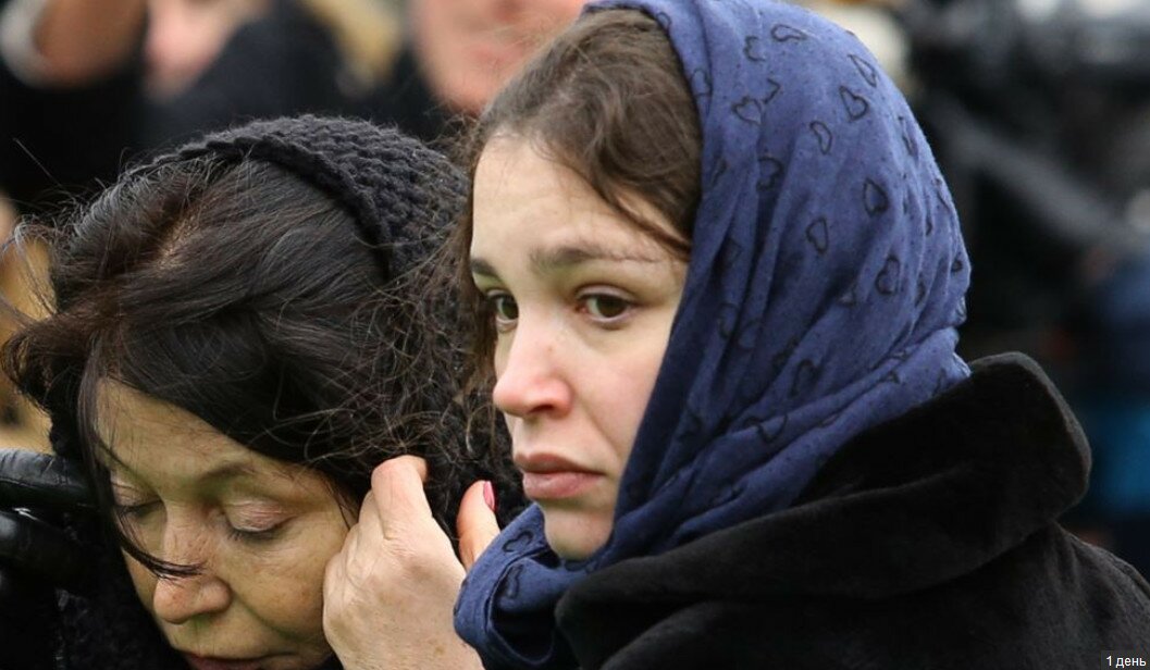 Жанна Немцова на похоронах отца, март 2015