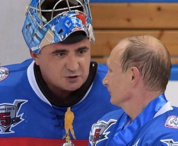 Фото: Алексей Дюмин на матче Ночной хоккейной лиги, учрежденной Владимиром Путиным