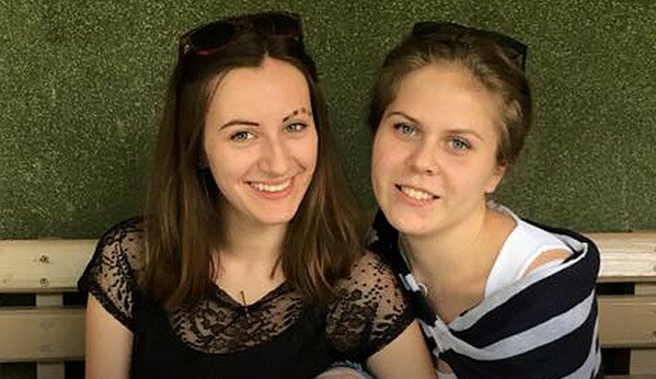 Полина Серебрянникова и ее подруга Виктория Савченко, погибшая в Ницце 14 июля 2016 года