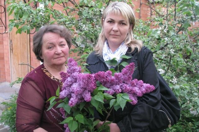 Мать и жена российского летчика Константина Ярошенко