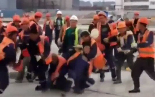 Видео: драка на судоверфи "Звезда" корейских и русских рабочих